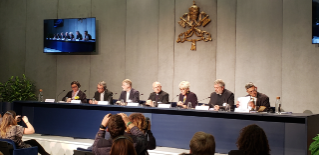 Briefing del giorno 15 ottobre nella Sala Stampa Vaticana sui lavori dell’Assemblea Speciale del Sinodo dei Vescovi per la regione Pan-Amazzonica Briefing del giorno 15 ottobre nella Sala Stampa Vaticana sui lavori dell’Assemblea Speciale del Sinodo dei Vescovi per la regione Pan-Amazzonica